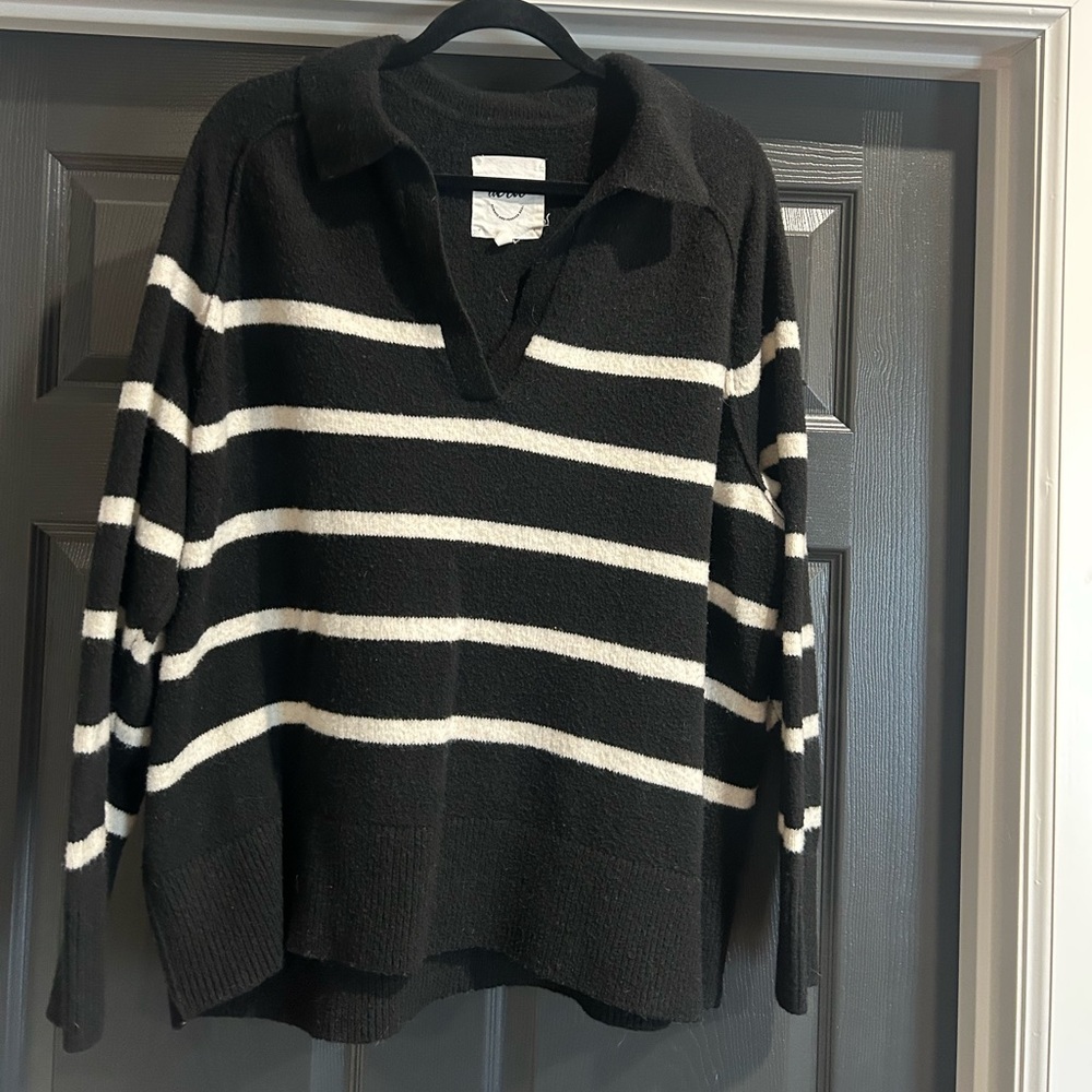Aerie Black and White Striped V-Neck Sweater